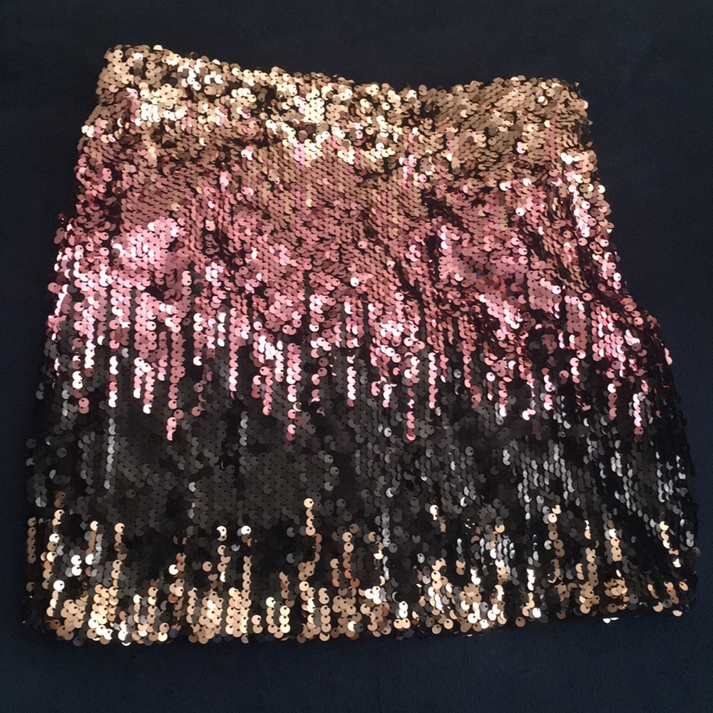 New with tags Forever 21 mini skirt!! Size S